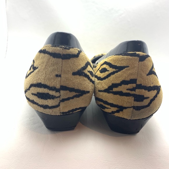 BCBG Generation Tribal Leopard Flats Size 8 - Picture 5 of 7